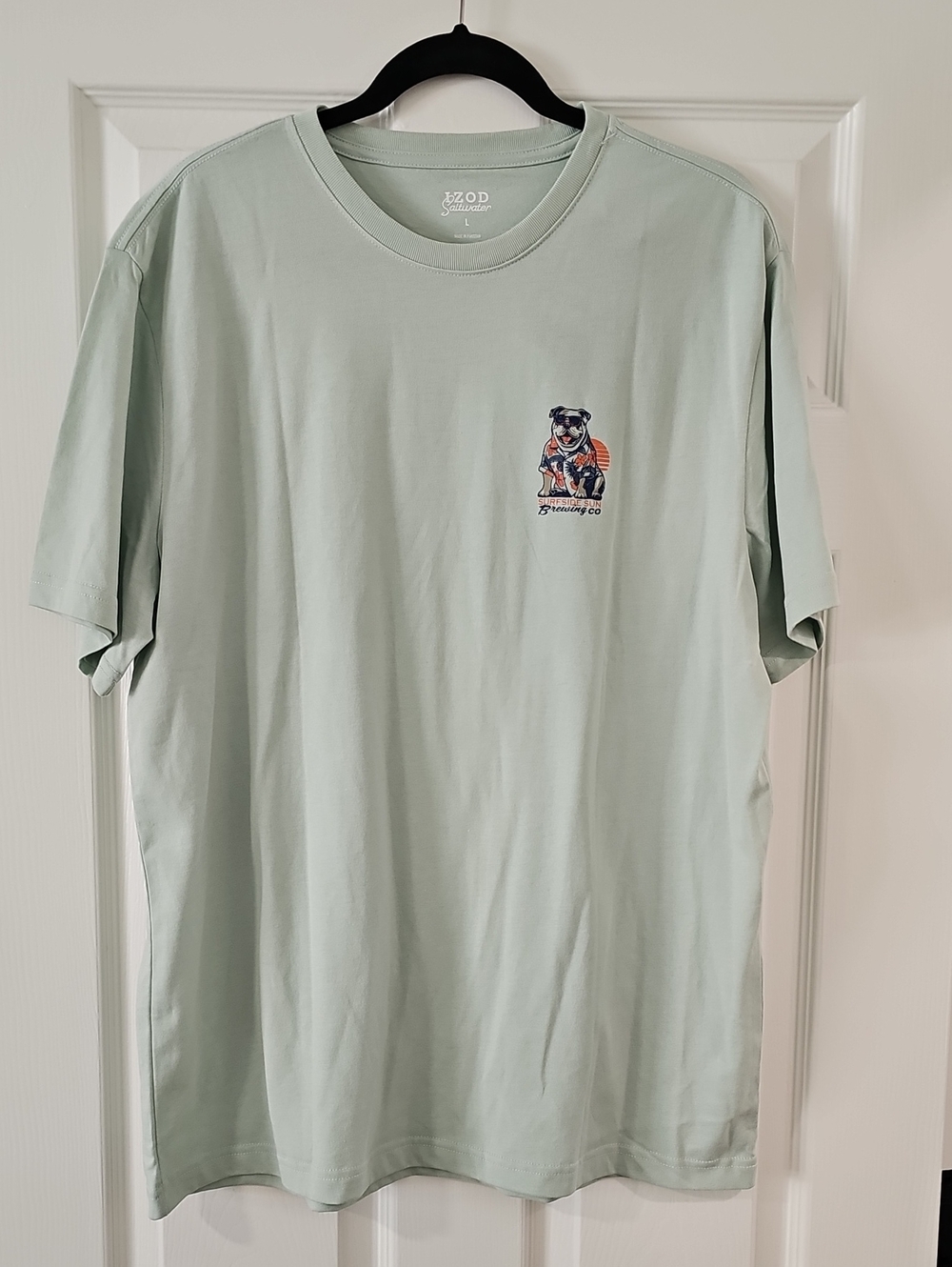 Izod Light Green Short Sleeve Tee with Surfaude Sun Brewing Co Dog NWT, L
